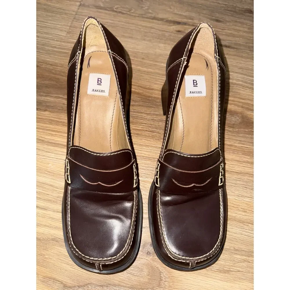 Bakers vintage leather closed toe school girl loafers - size 8.5